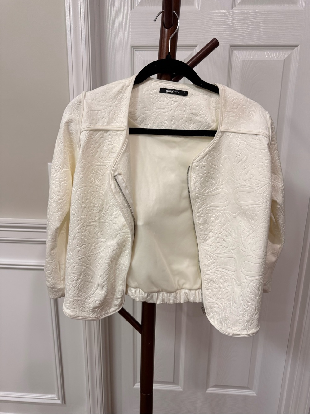 Gibsonlook Cream Embossed Zip-Front Jacket